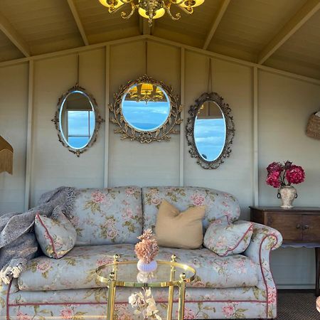 The Pink Cottage Upstairs Suite & Garden Summer Room Whitehead 外观 照片