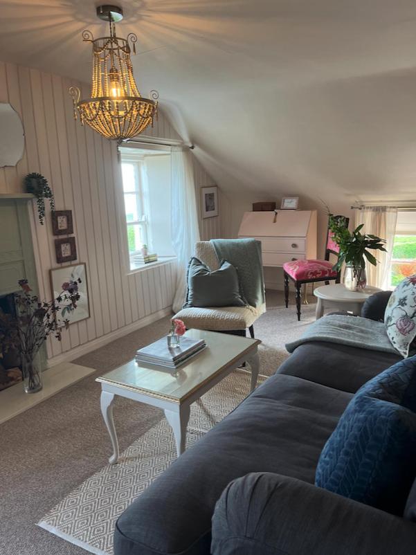 The Pink Cottage Upstairs Suite & Garden Summer Room Whitehead 外观 照片