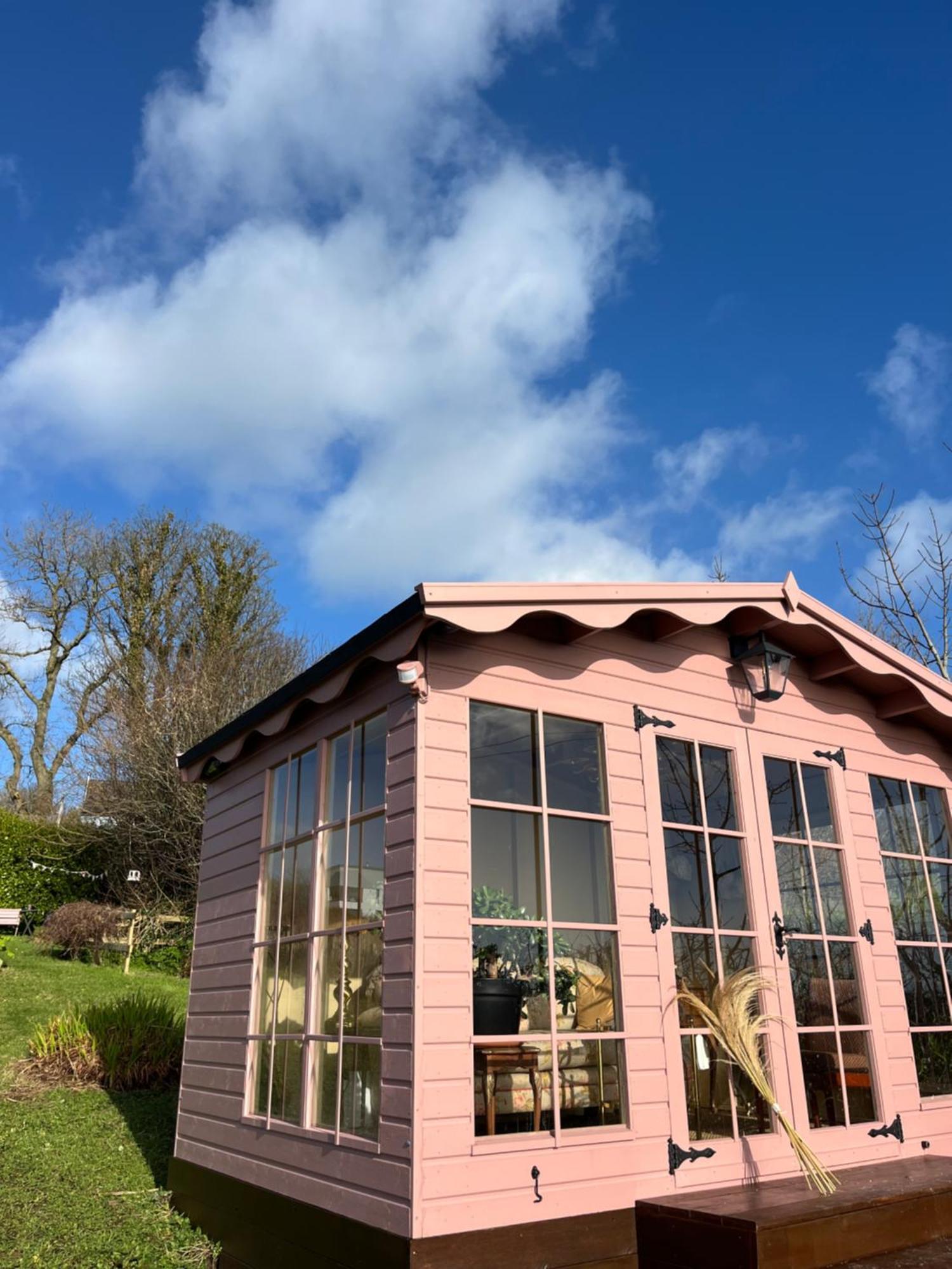The Pink Cottage Upstairs Suite & Garden Summer Room Whitehead 外观 照片