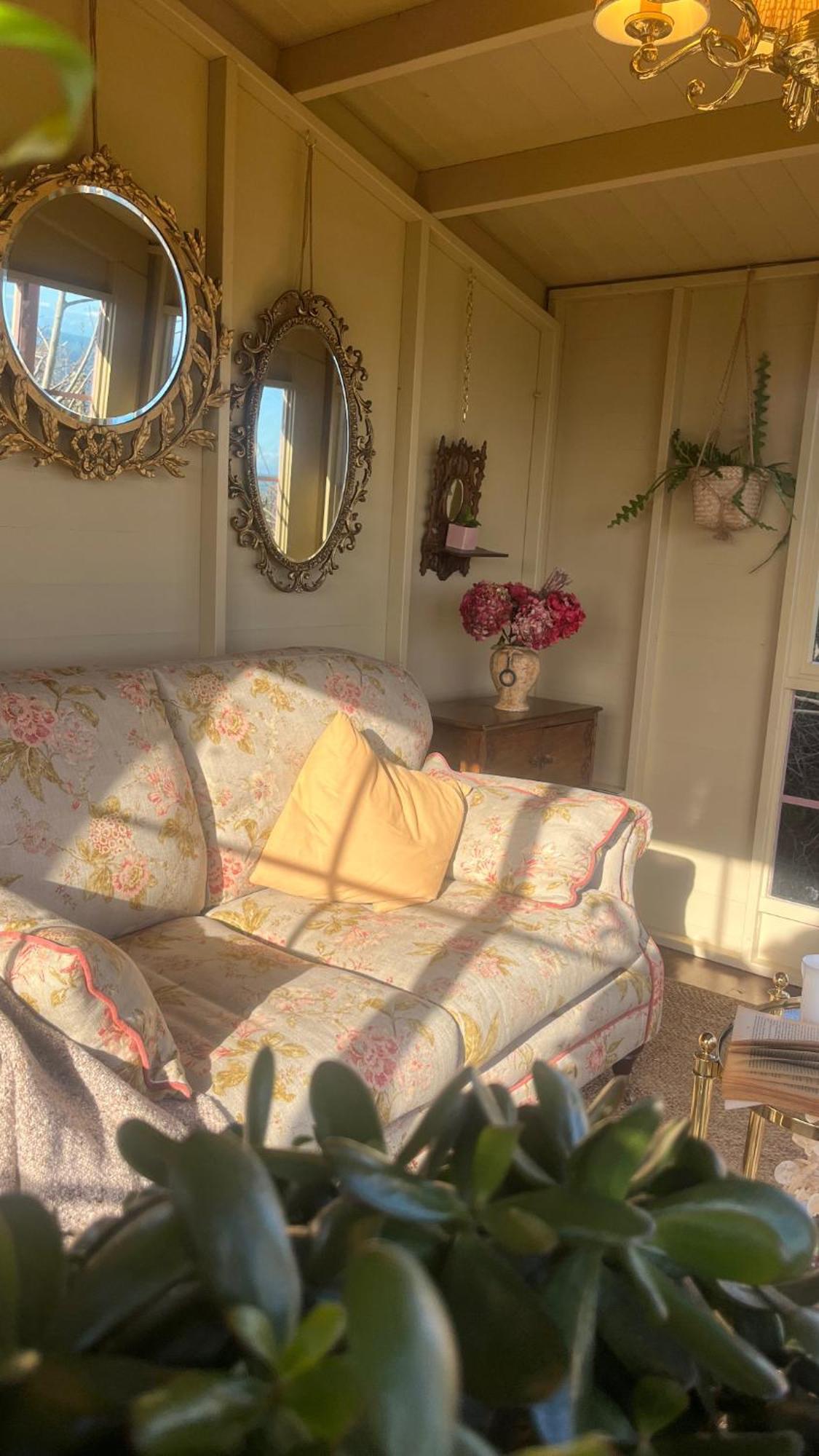 The Pink Cottage Upstairs Suite & Garden Summer Room Whitehead 外观 照片