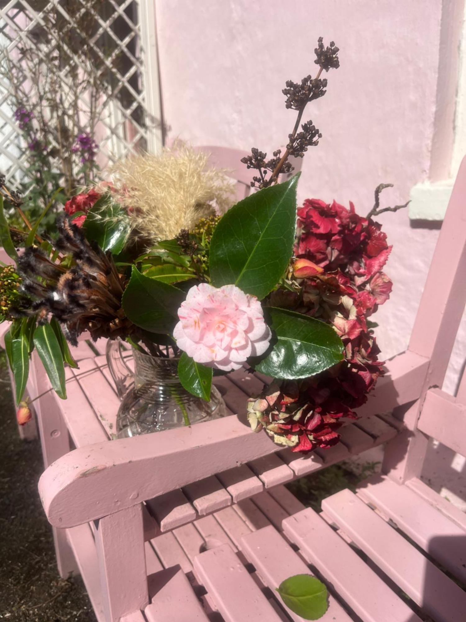 The Pink Cottage Upstairs Suite & Garden Summer Room Whitehead 外观 照片